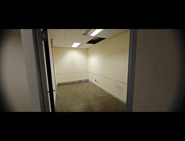 389M² OFFICE TO LET IN HYDE PARK